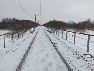 A winter railway bridge