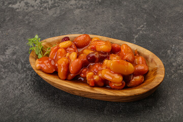 Baked kidney in tomato sauce