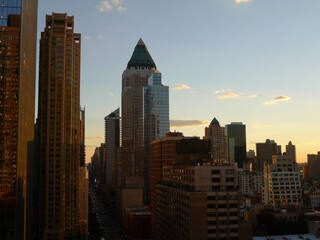 Fototapeta na wymiar New York skyline at sunset 