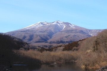 横川のやまびこ吊り橋から見る雪の蔵王連峰　　宮城県七ヶ宿町