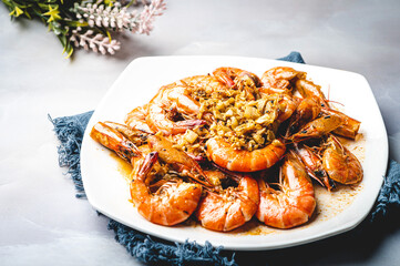 Garlic Butter Shrimp is a common, fast and easy way of cooking Shrimps.
