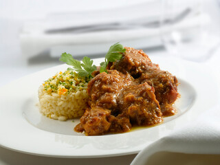 Ragout con arroz. Ragout with rice.