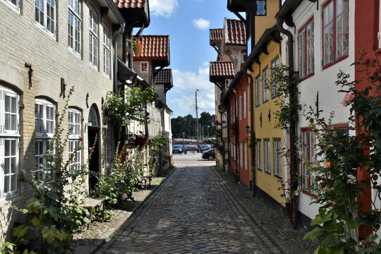 Malerische H&auml;user in der Altstadt von Flensburg