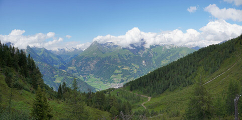 Obraz premium Bei Matrei in Osttirol: Wanderung auf den Zunig