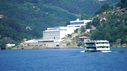 barco - transporte - água - paisagem