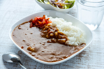 食卓のビーフカレー