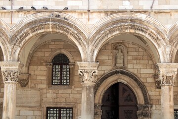 Fototapeta na wymiar Arches of the entrance of the Rector's Palace, Dubrovnik