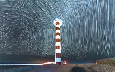 Faro lluvia de estrellas © Alejandro