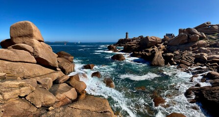 Ploumanac'h , Perros-Guirec, côte de granite rose , côtes d’armor, Bretagne, France, Voilier, Manche, Ocean Atlantique, Phare de Men Ruz
