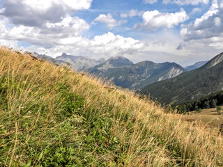 Paysage de montagne dans les Alpes du Sud en France