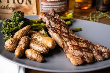 Grilled steak with potatoes
