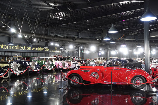 Image of a classic car exhibition