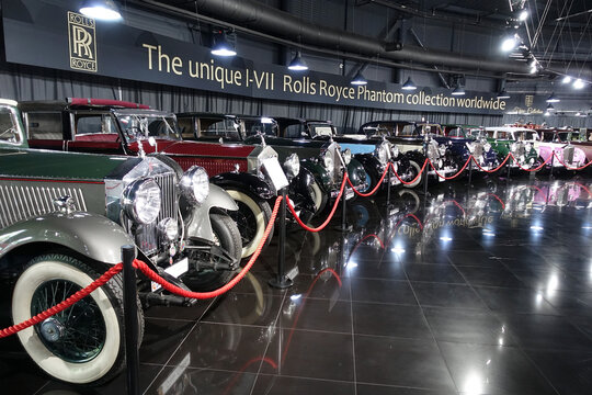 Image of a classic car exhibition