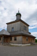 Fototapeta na wymiar Old wooden church