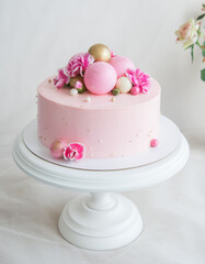 cake with pink roses