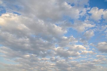 Obraz premium Blue sky with cumulus clouds. Natural texture or background
