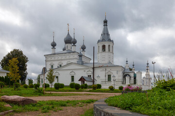 Fototapeta na wymiar Church of St. John Chrysostom in Godenovo, Russia.