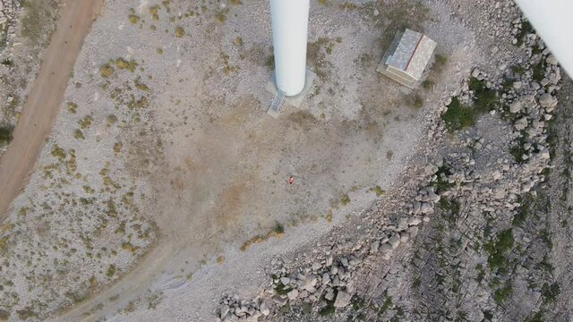 Wind turbine electrical engineer using technology to analyse renewable energy