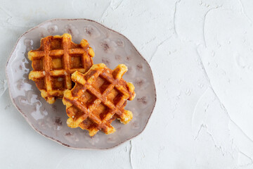 ベルギーワッフルと白背景