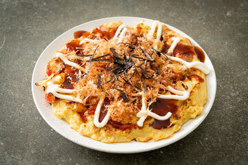 Japanese Traditional Pizza that called Okonomiyaki