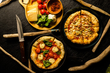 ミックスピザ　Italian delicious food mixture pizza