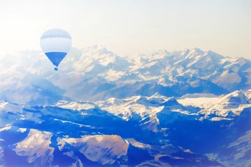 Fotobehang balloon in the mountains © reznik_val