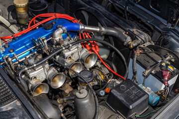 
エンジンルーム　car engine room