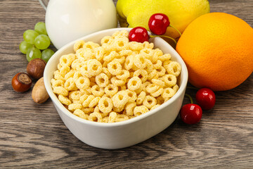 Breakfast with corn rings and milk