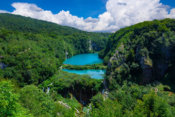 Fototapeta na wymiar beautiful waterfalls in Plitvice Lakes National Park, Croatia