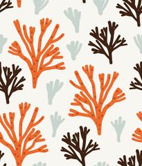 Seamless pattern of seaweeds and corals, isolated on beige. Concept of ocean flora and fauna, marine and underwater life, summertime. Colored vector illustration. © Yelyzaveta