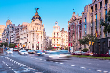 Fototapeta na wymiar Metropolis Building in Gran Vía avenue in Madrid, Spain.