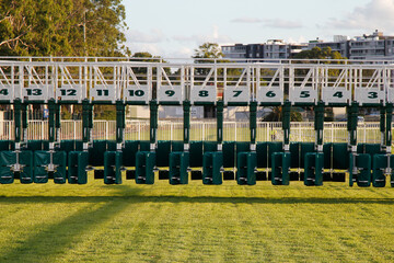 Thoroughbred racecourse starting gate