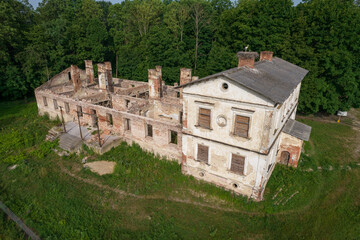 Manor house of the 19th century in Kashtanovka