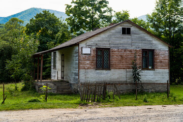 Obraz premium wooden house, rural house, old house, house in the mountains