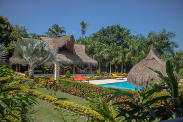 cabañas y piscinas