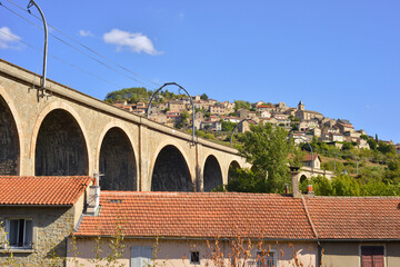 Compeyre (12520) au dessus du pont de chemin de fer depuis Aguessac (12520), département de...