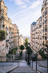 Rues de Montmartre, Paris - 451830119