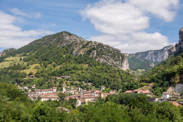 Fototapeta na wymiar village of Pont en romans seen from above