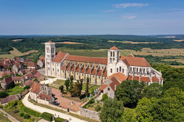 aerial view on the basilica of vezelay sainte marie madeleine - obrazy, fototapety, plakaty