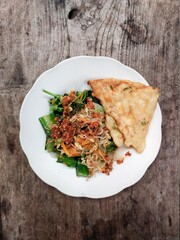 vegetables with peanut sauce