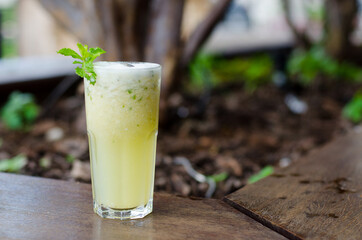Pineapple Juice with mint