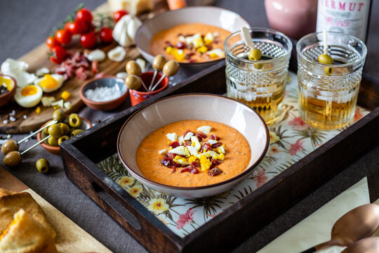 Spanischer Salmorejo - gek&uuml;hlter Tomatendip - Tapas