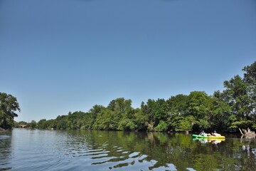 Canoéistes sur l'Allier à Vieille-Brioude