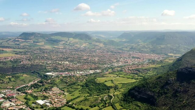 survol du viaduc de Millau et du Larzac