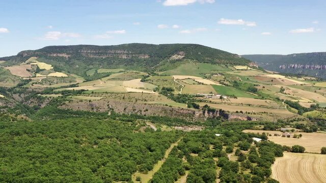 survol du viaduc de Millau et du Larzac