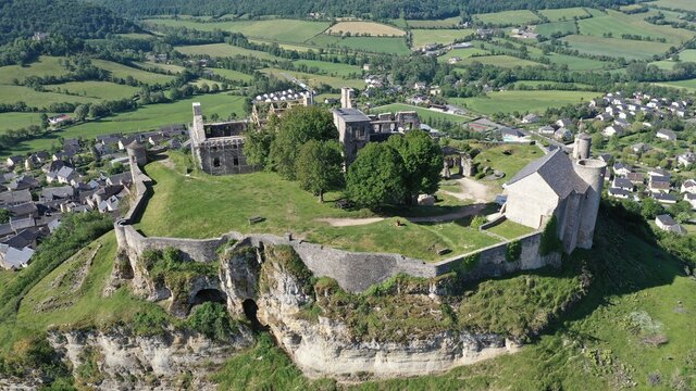 Survol de l'Aveyron &agrave; S&eacute;verac d'Aveyron
