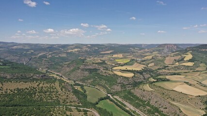 Survol de l'Aveyron à Millau et du plateau du Larzac