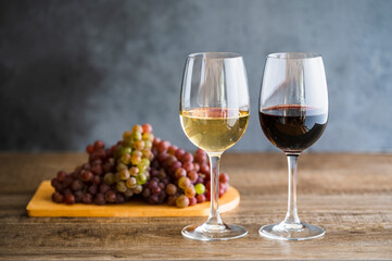 ワイン　ワイングラス　ワインとブドウ