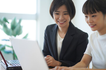 Obraz premium パソコンの個別指導イメージ