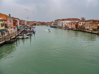 ベニスの運河　ムラーノ島